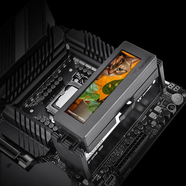 THERMALTAKE  r2 ultra 4xdımm bellek yuvası için 3,9" lcd panel siyah
